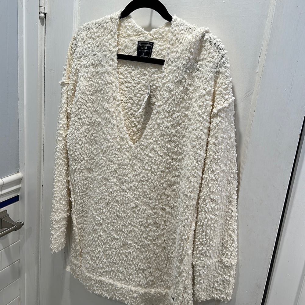 Abercrombie fluffy sweater - size XL. New with tags!